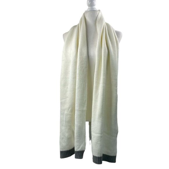 SCARF Tight Knit Rectangular Cream and Gray cozy warm - Picture 4 of 10